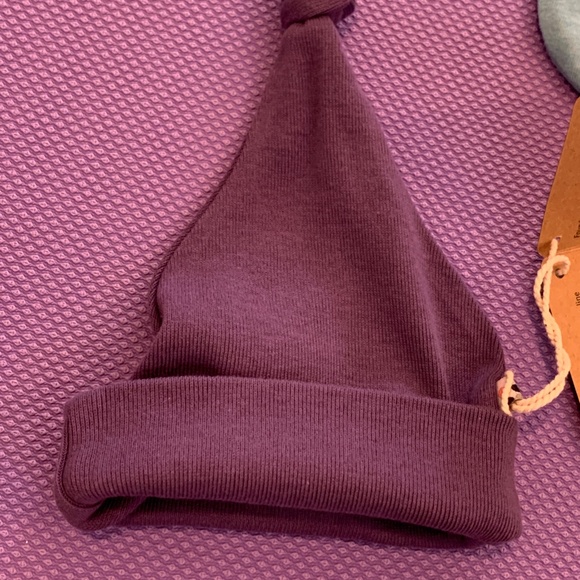 Babysoy Newborn Gift Set - Hat/Sock/Newborn Mittens - 0-6 months - Picture 7 of 10